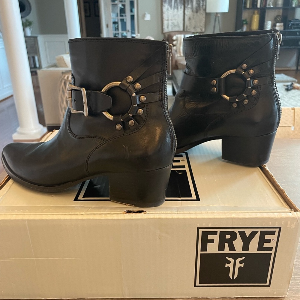 Frye Women's Black Leather Ankle Boots
